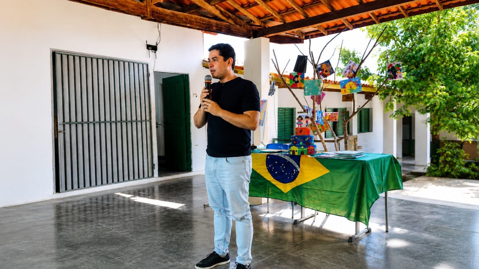 Escola Deputado Furtado Leite celebra 43 anos de história e compromisso com a educação