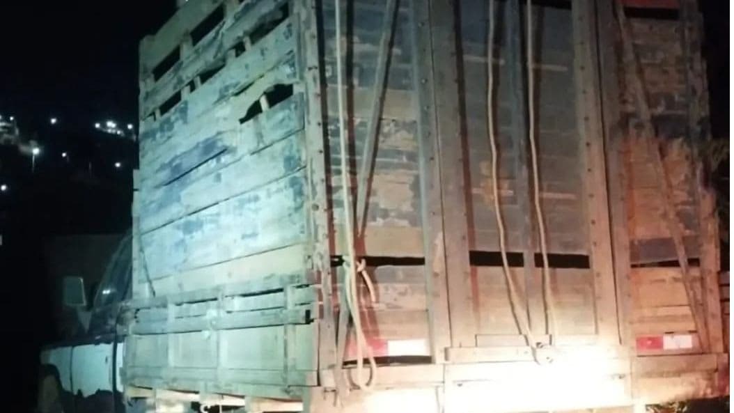 BPRAIO recupera caminhonete com registro de roubo abandonada em Juazeiro do Norte