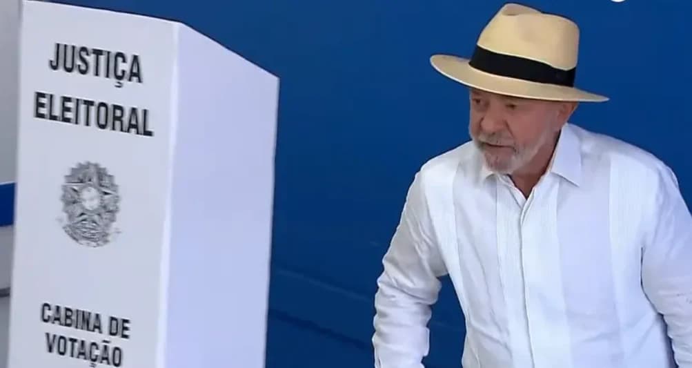 Lula vota em São Bernardo do Campo e acompanha apuração em São Paulo